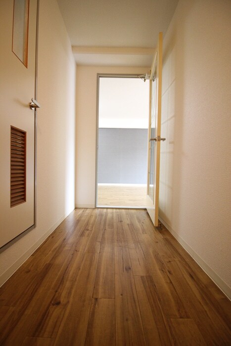 物件内観写真16　(廊下)