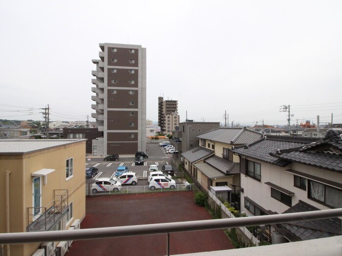 物件内観写真15　(室内からの展望)