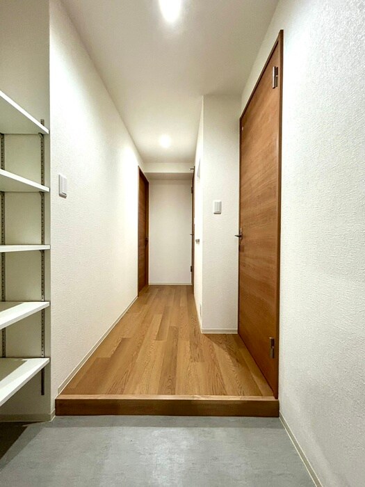 物件内観写真16　(玄関)