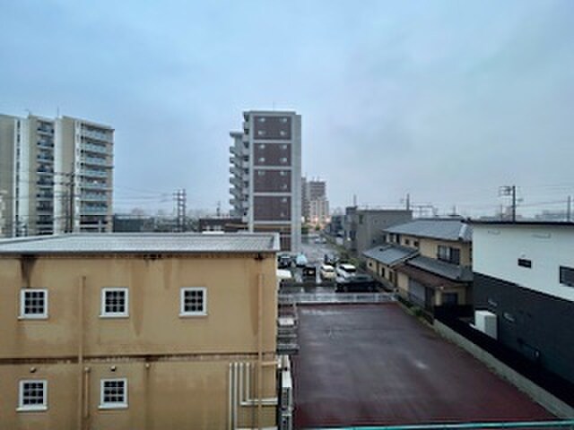 物件内観写真16　(室内からの展望)