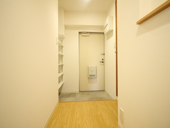 物件内観写真18　(玄関)