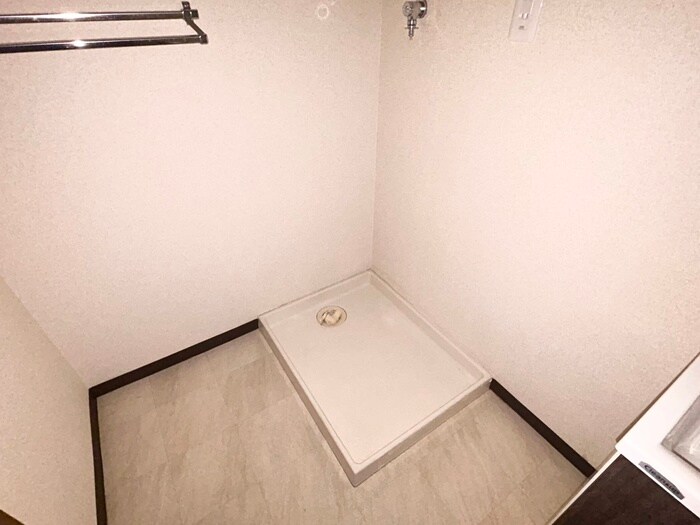 物件内観写真13　(洗濯機置場)