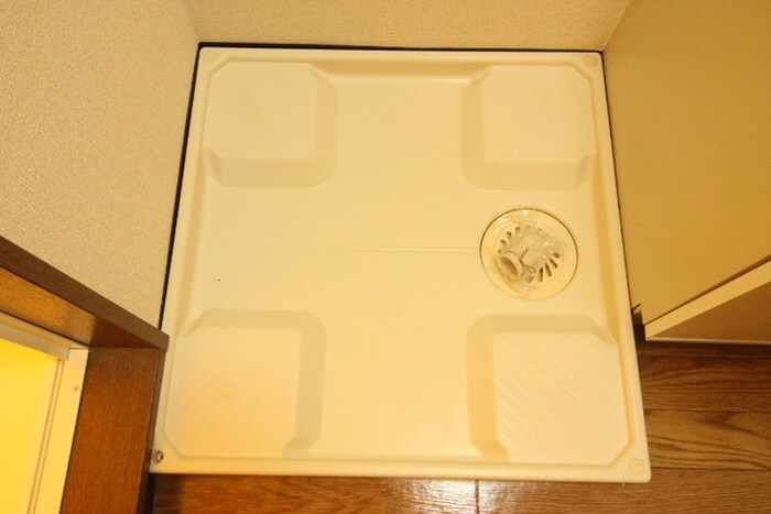 物件内観写真15　(洗濯機置場)