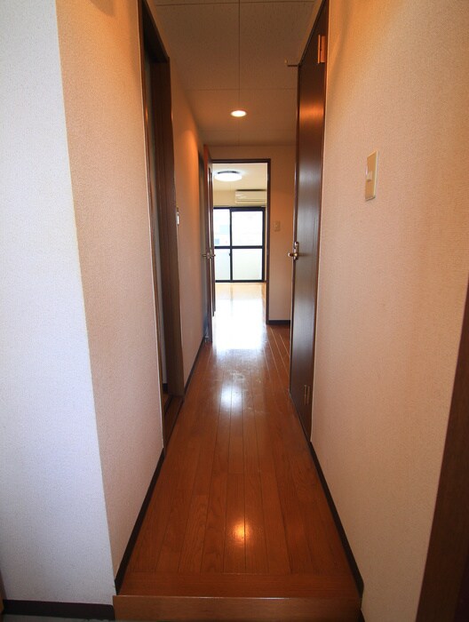 物件内観写真18　(廊下)