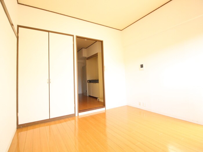 物件内観写真9　(居室)