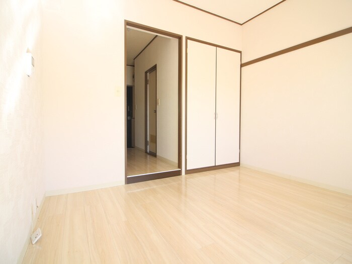 物件内観写真9　(居室)