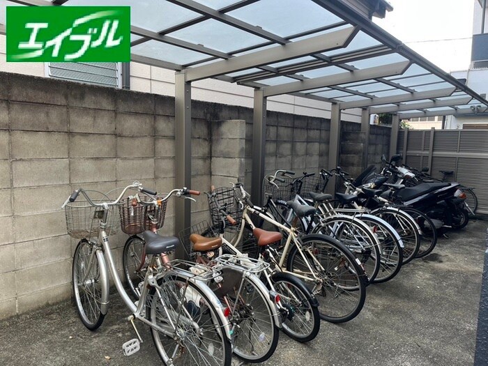 物件外観写真5　(駐輪場)