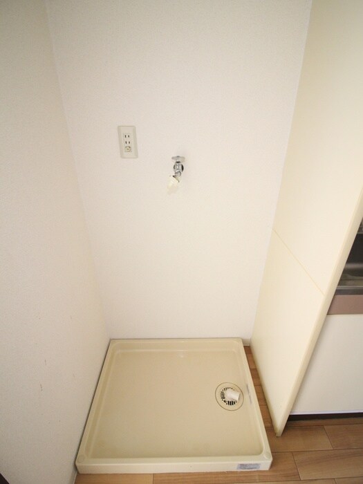 物件内観写真14　(洗濯機置場)