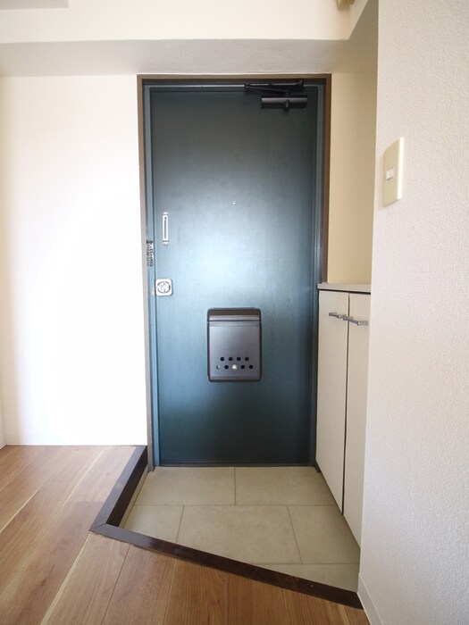 物件内観写真15　(玄関)