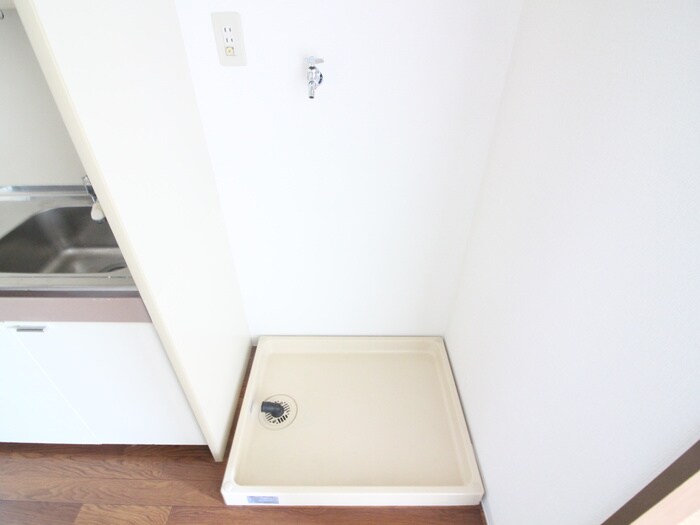 物件内観写真15　(洗濯機置場)