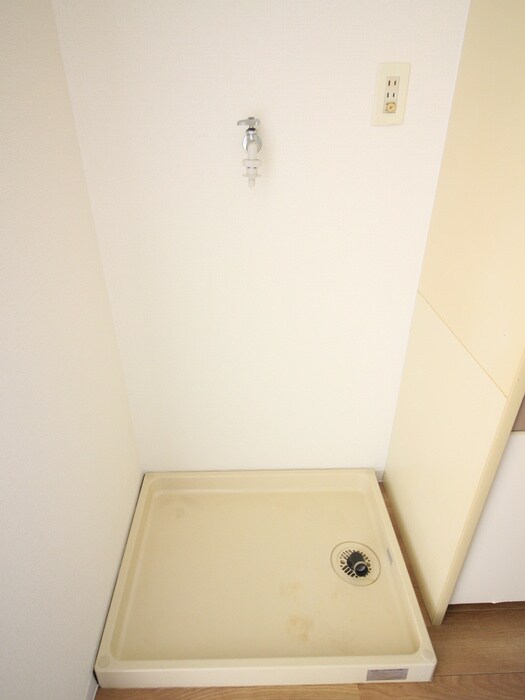 物件内観写真17　(洗濯機置場)