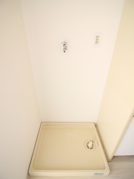 物件内観写真17　(洗濯機置場)