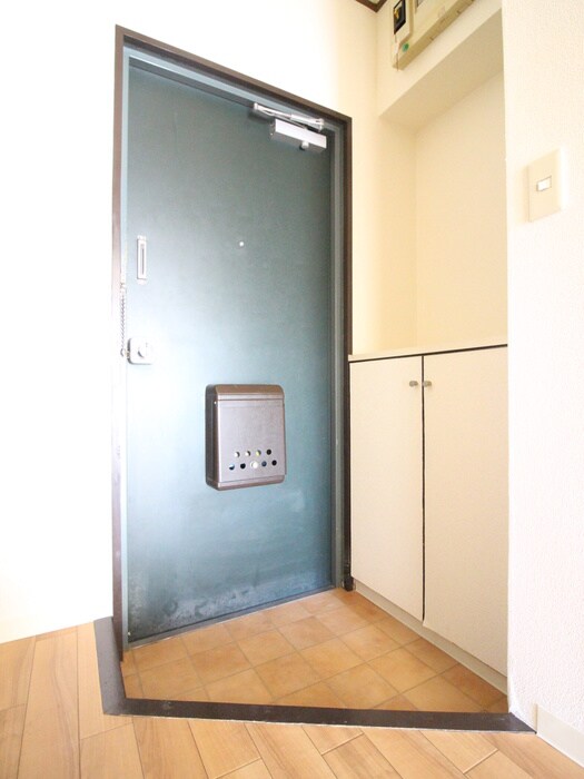 物件内観写真18　(玄関)