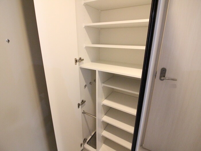 物件内観写真16　(靴箱)