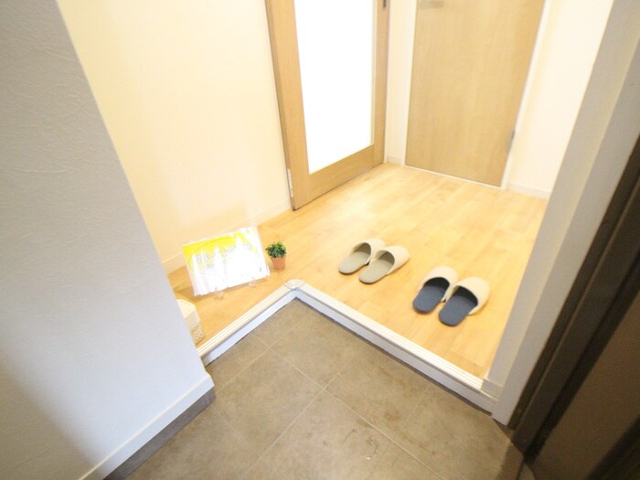 物件内観写真15　(玄関)