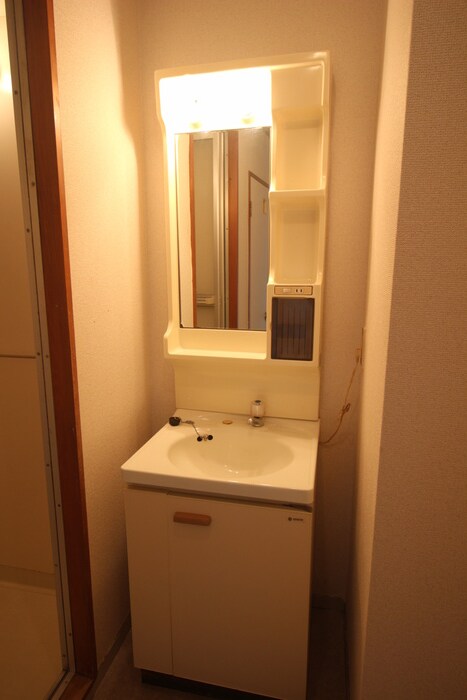 物件内観写真8　(洗面)