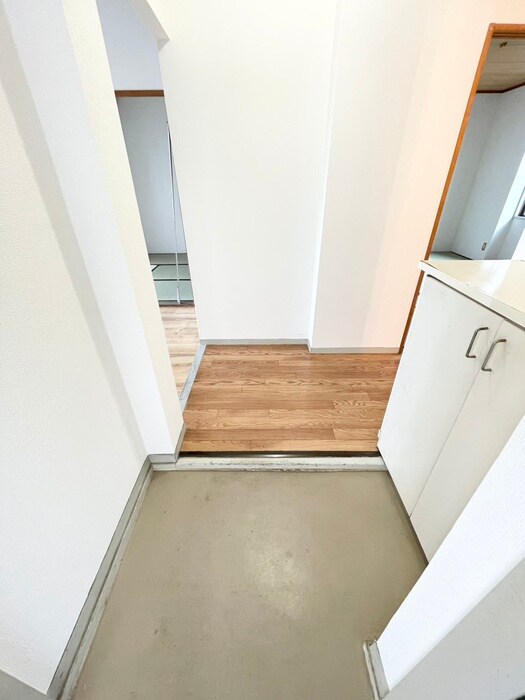 物件内観写真17　(玄関)