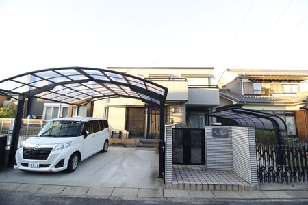 ﾍｰﾍﾞﾙﾊｳｽ　ｶｰｻｸﾞﾗﾝﾃﾞ勝川　外観写真