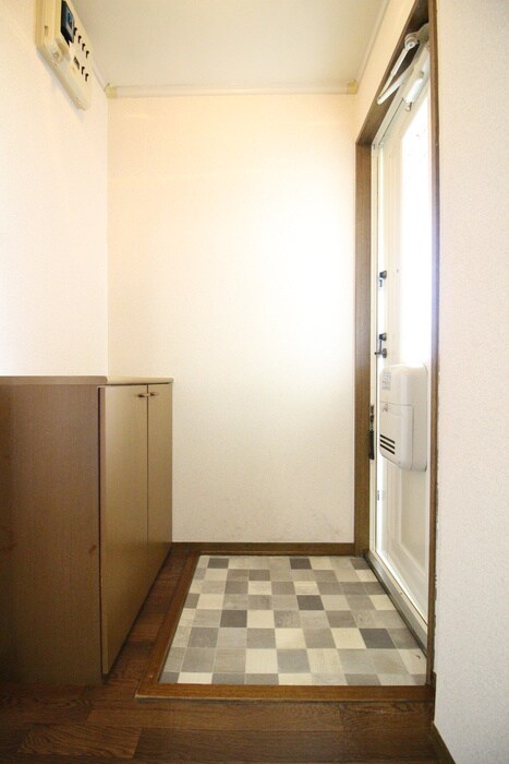 物件内観写真18　(玄関)