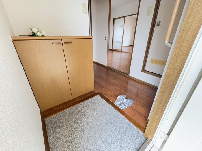 物件内観写真14　(玄関)