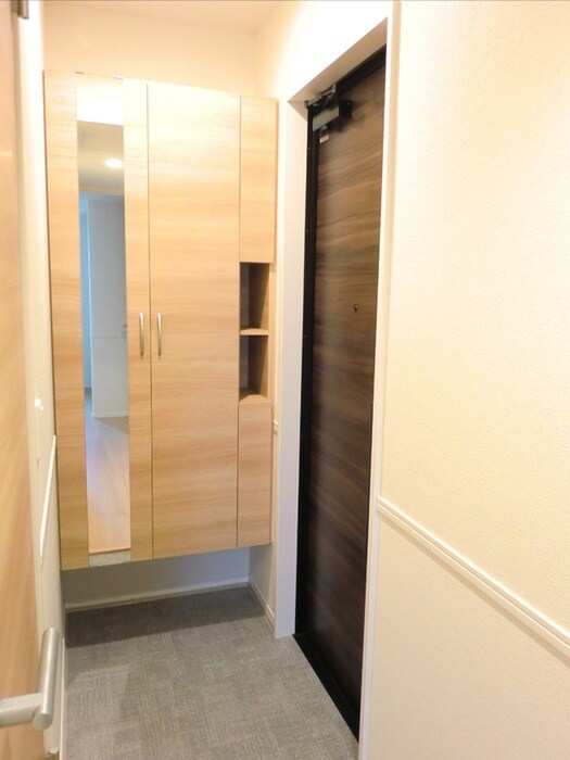 物件内観写真11　(玄関)