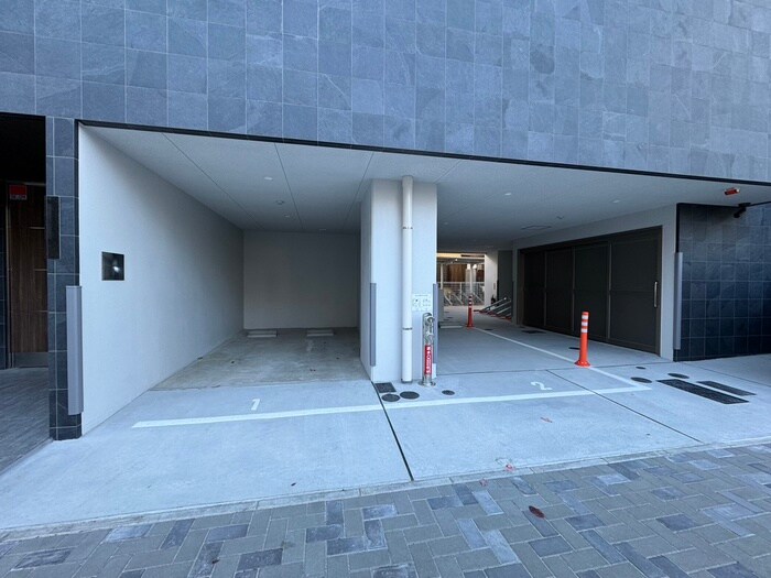 物件外観写真2　(駐車場)