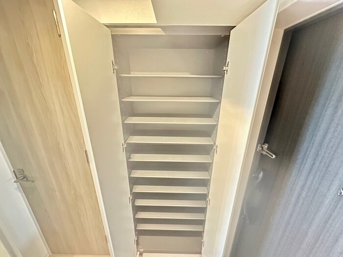 物件内観写真18　(靴箱)