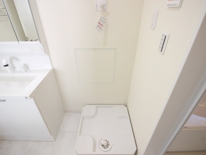 物件内観写真10　(洗濯機置場)