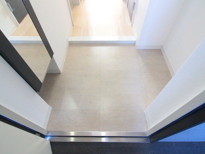 物件内観写真15　(玄関)