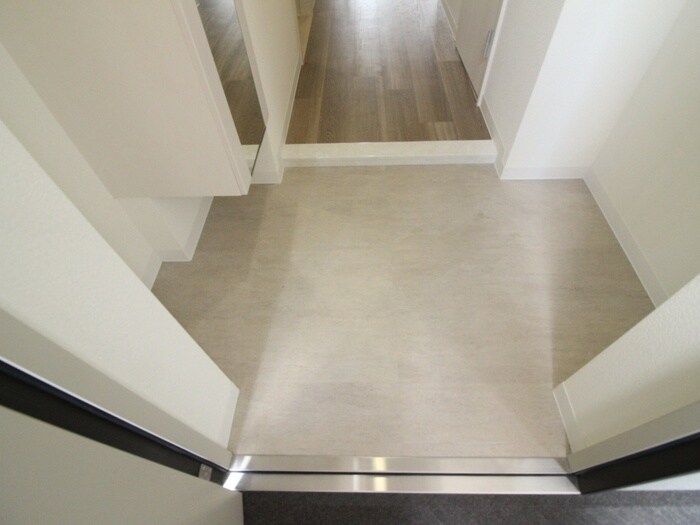 物件内観写真18　(玄関)