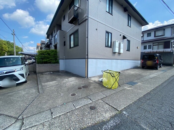 物件外観写真6　(駐車場)