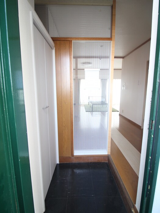 物件内観写真18　(玄関)