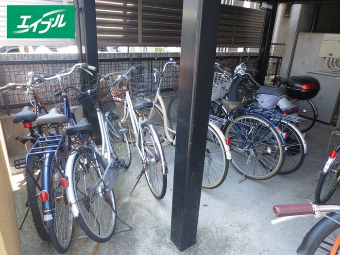 物件外観写真3　(駐輪場)