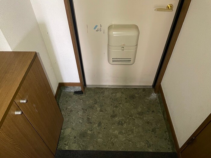 物件内観写真17　(玄関)
