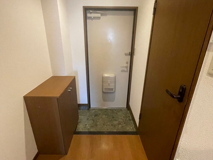 物件内観写真17　(玄関)