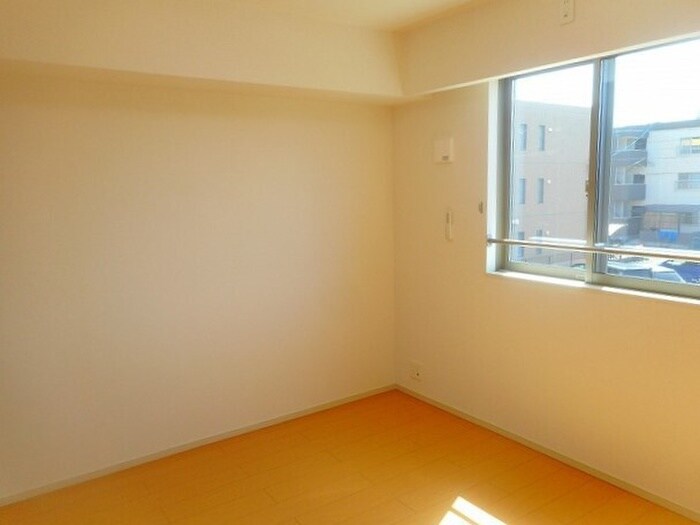 物件内観写真3　(居室)