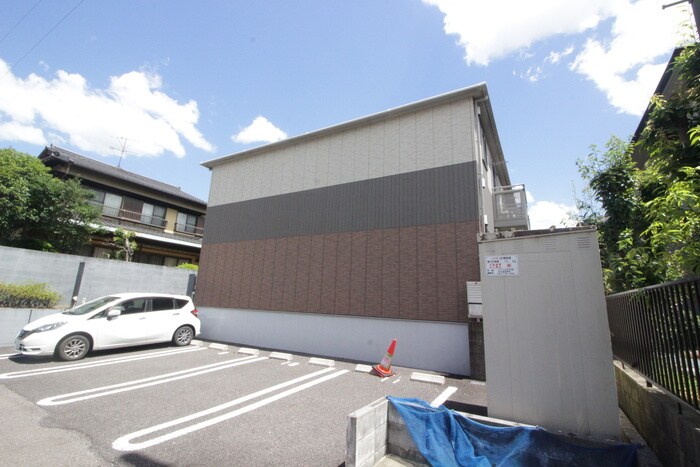 物件外観写真3　(駐車場)