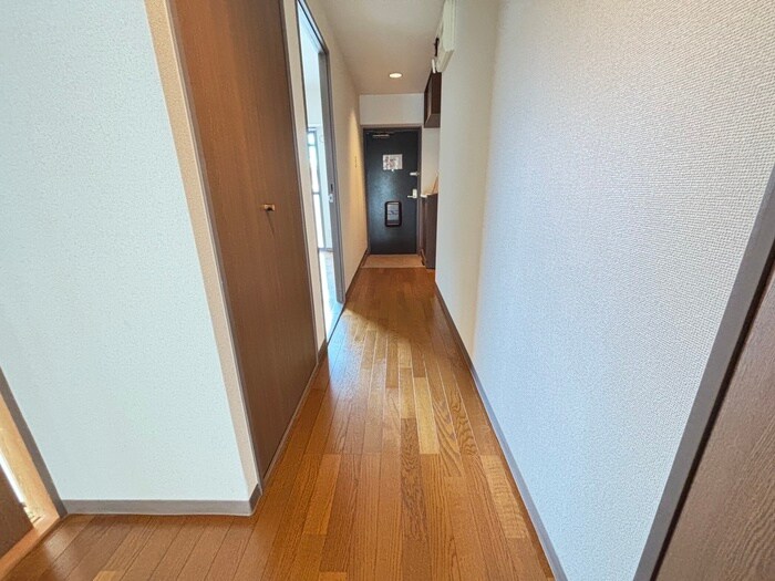 物件内観写真18　(廊下)