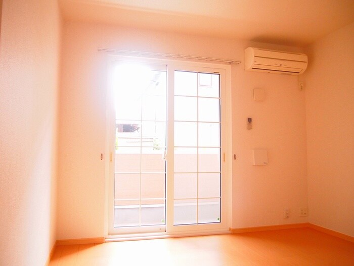 物件内観写真4　(居室)