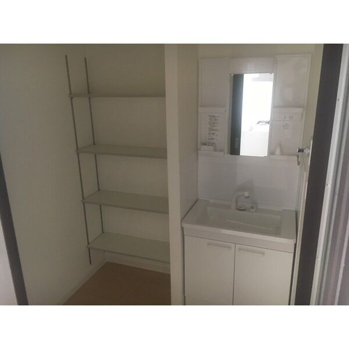 物件内観写真11　(洗面)