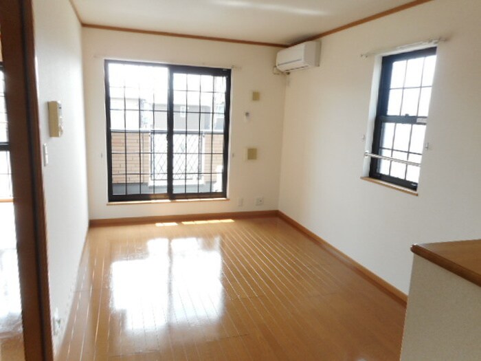 物件内観写真2　(居室)