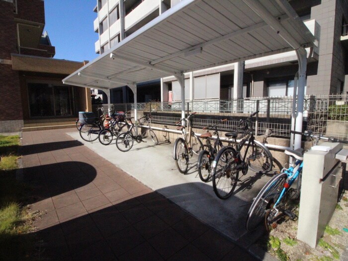 物件外観写真3　(駐輪場)