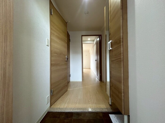 物件内観写真22　(玄関)
