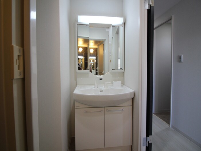 物件内観写真11　(洗面)