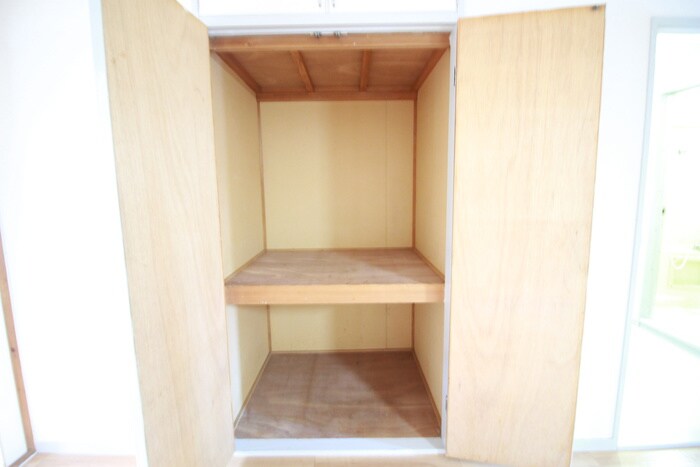 物件内観写真12　(収納)