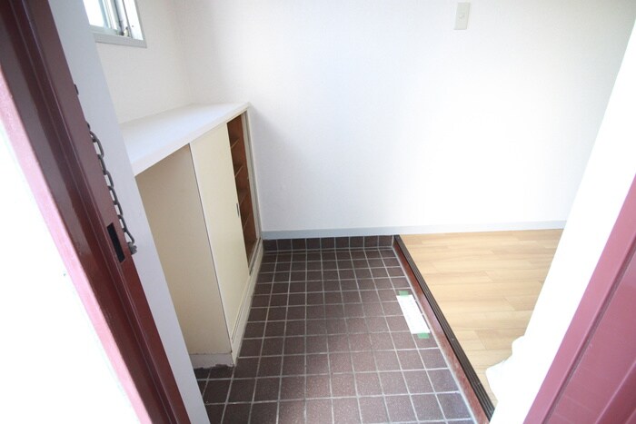 物件内観写真13　(玄関)