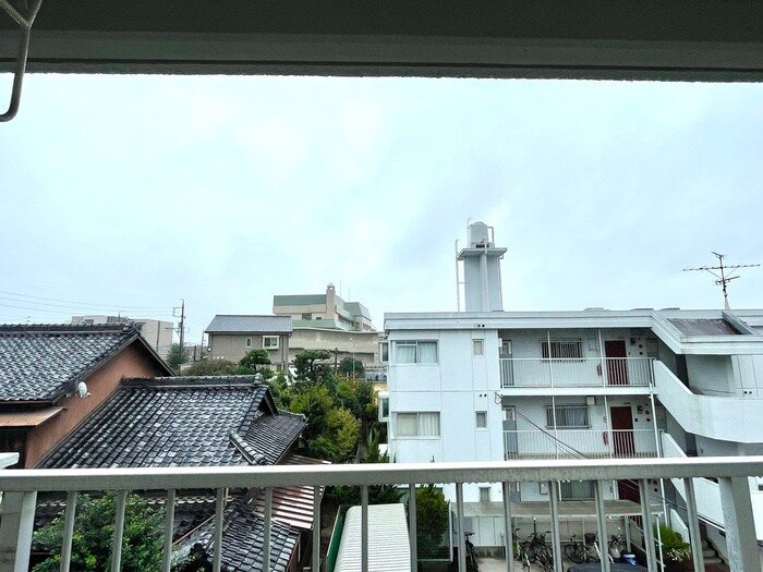 物件内観写真17　(室内からの展望)