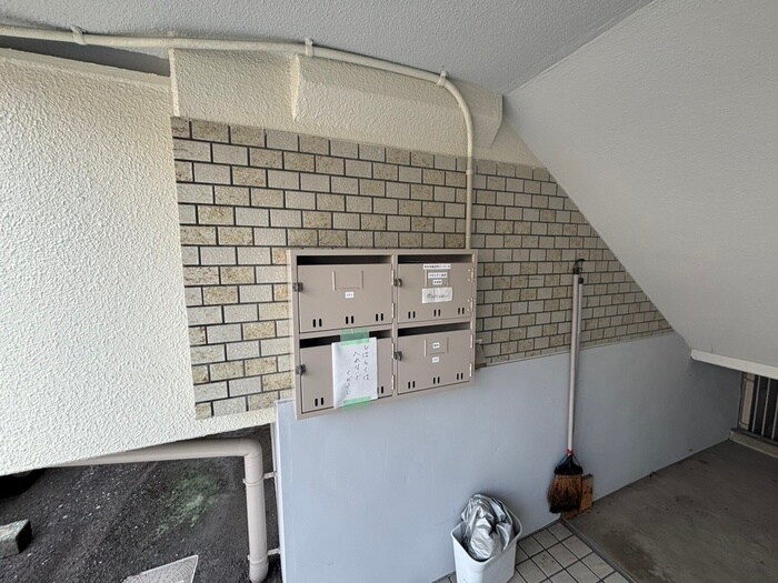 物件外観写真5　(エントランス部分)