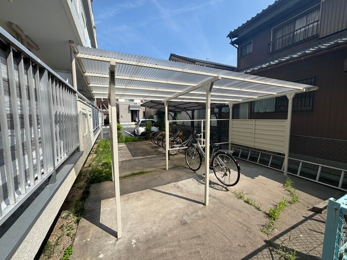 物件外観写真6　(駐輪場)