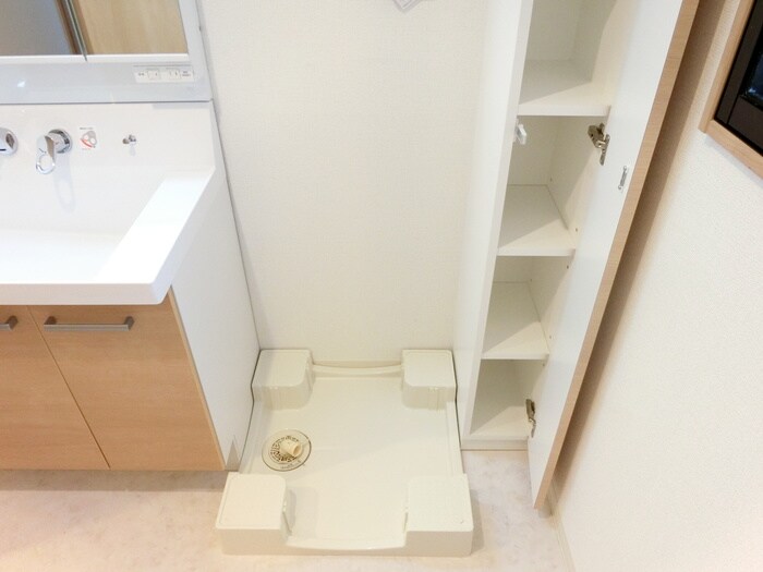 物件内観写真11　(洗濯機置場)